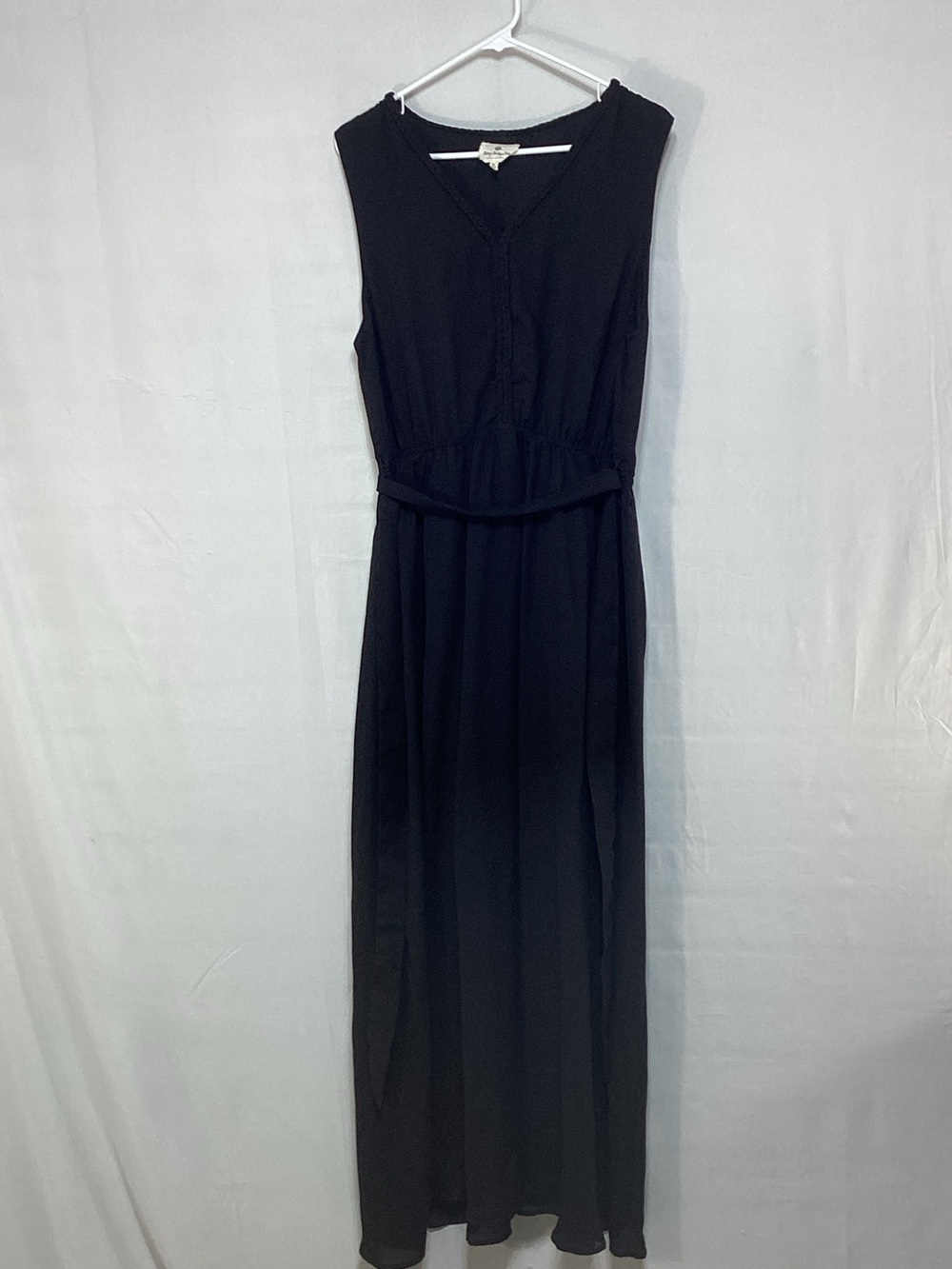 Black Sleeveless XL V-Neck Maxi with Waist Tie